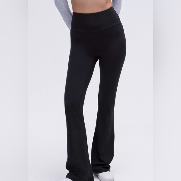 lululemon athletica Pants - Lululemon Groove Nulu Super-High-Rise Flared Pant, 
Regular, Black, 2